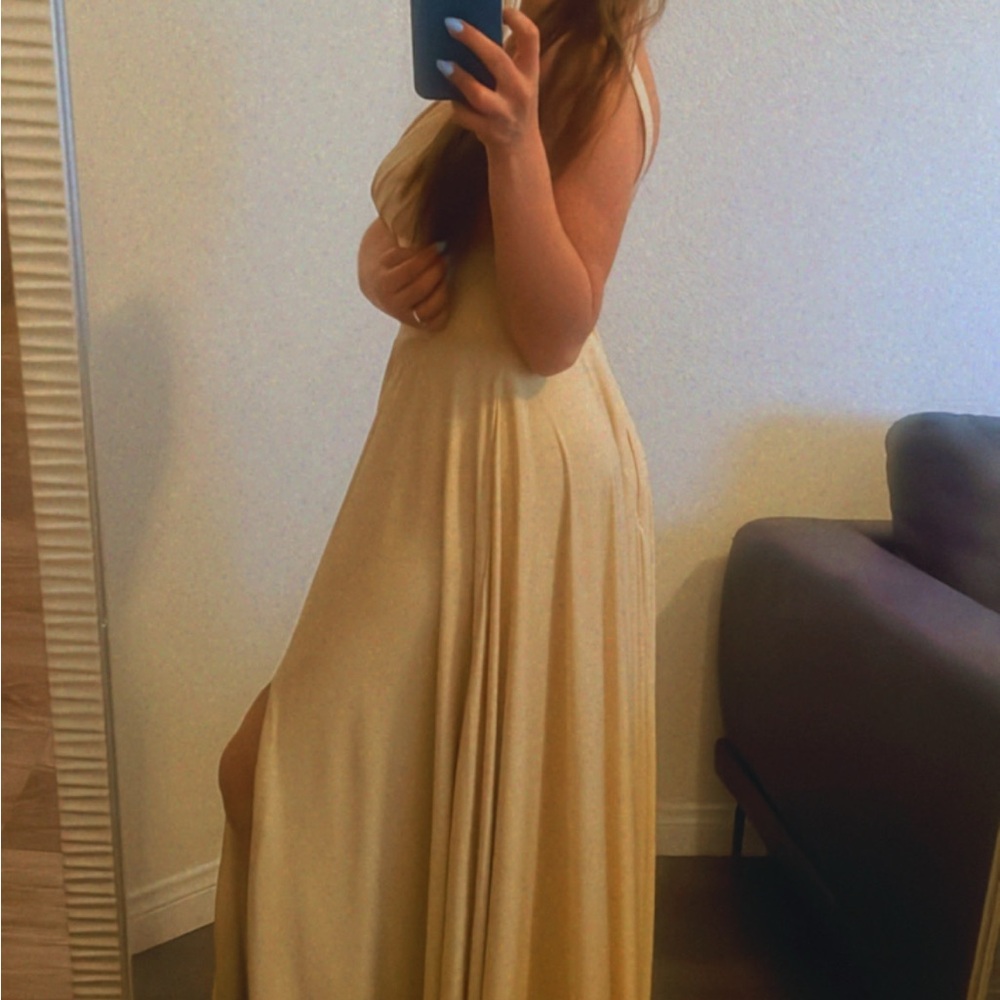 Elegant Gold Evening Gown - Picture 9 of 10